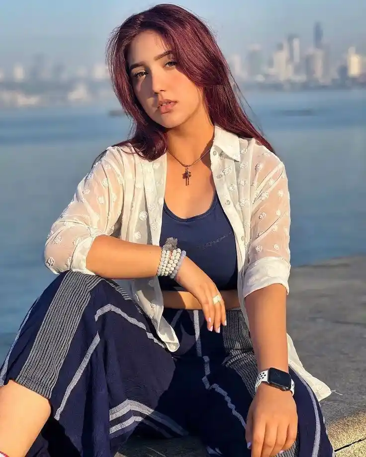 a-cute-girl-pic-cartoon