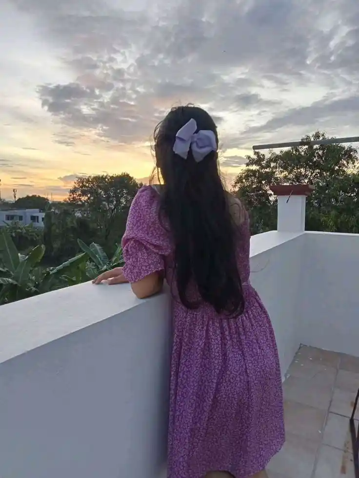 aesthetic hidden face girl dp