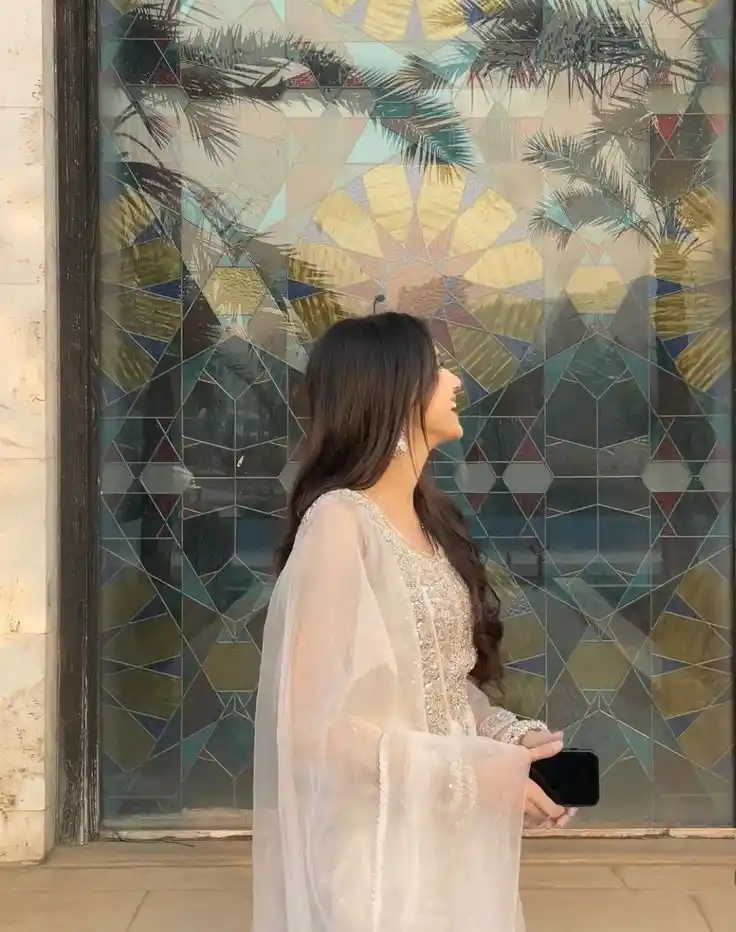 anime girl hidden face dp for instagram