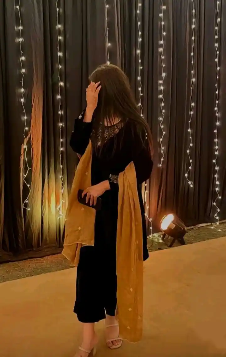 beautiful dp for girls hidden face