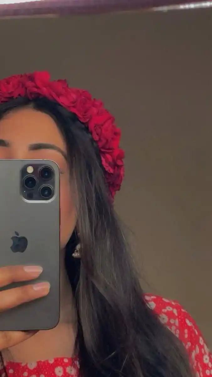 beautiful girls dp for whatsapp hidden face