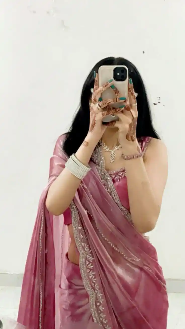 beautiful hide face girl pic