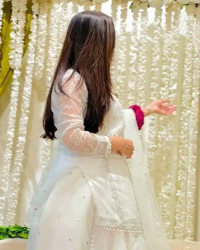 blur hide face girl pic