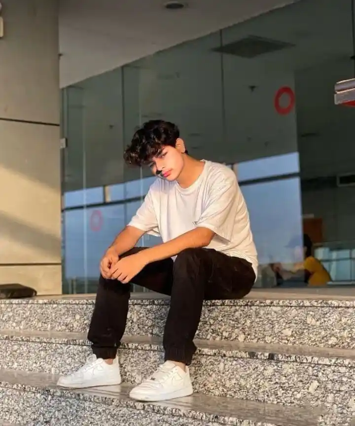 broken heart boys dp