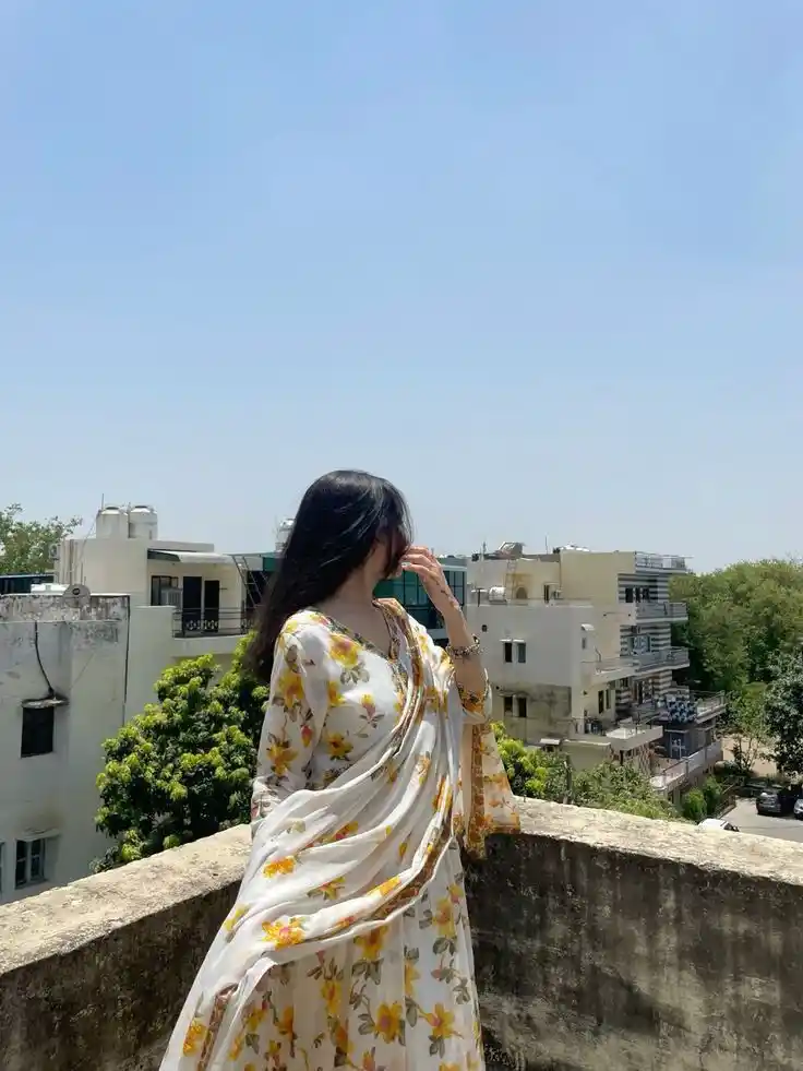 cute hide face girl pic