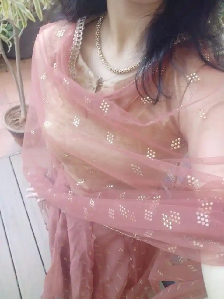 hide face girl pic black