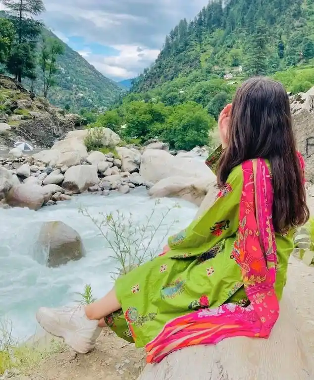 korean girl hidden face dp