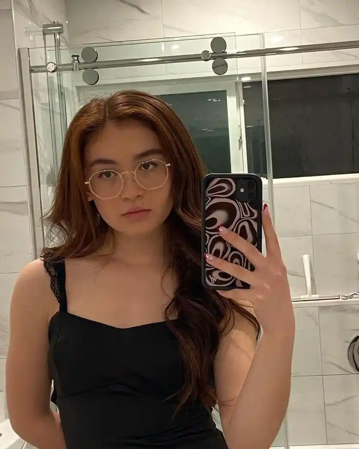 ladki ki dp acchi si girl