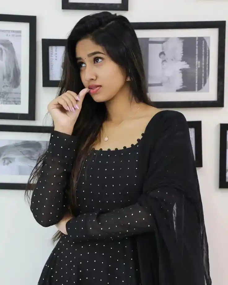 ladki ki photo achcha wala