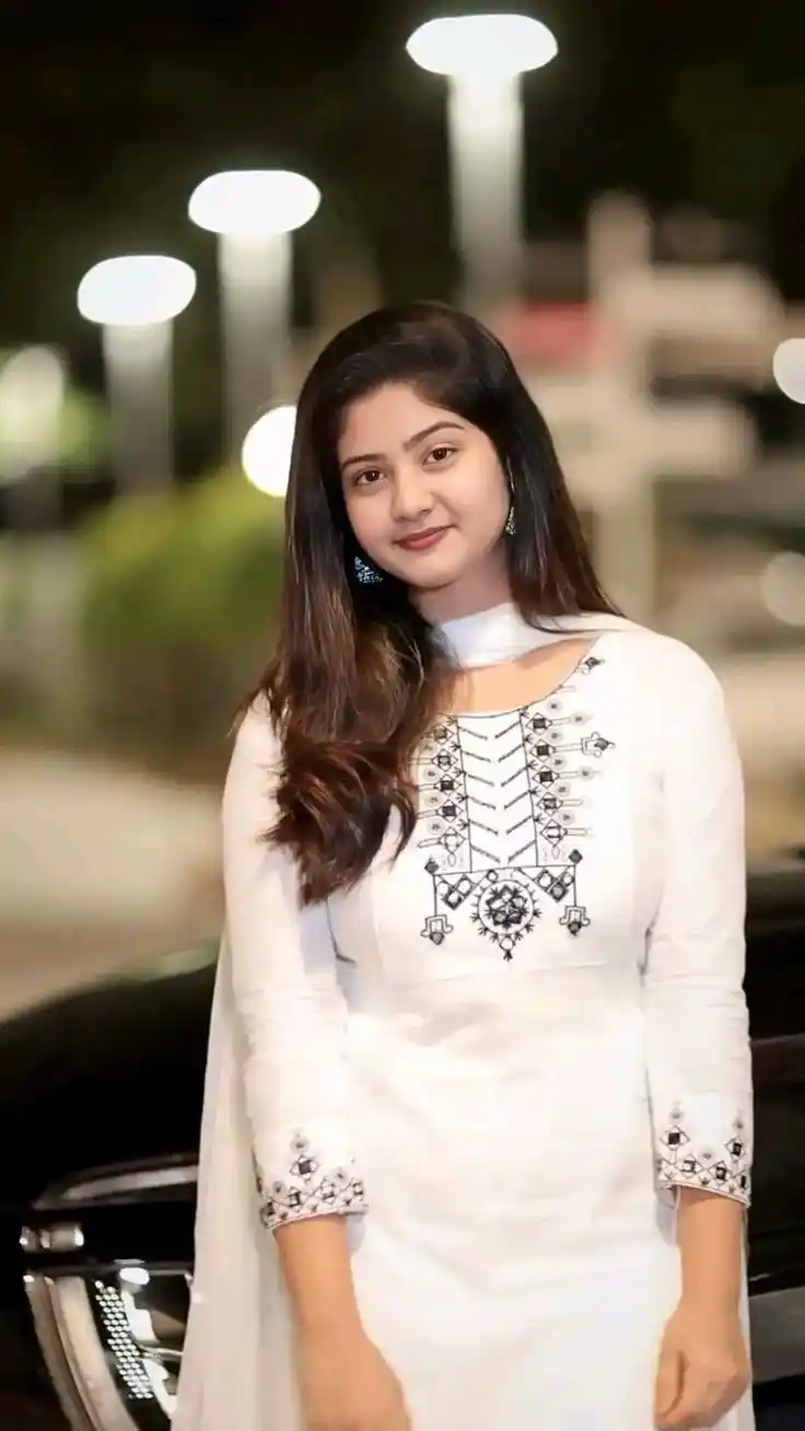 real girl profile pic aesthetic