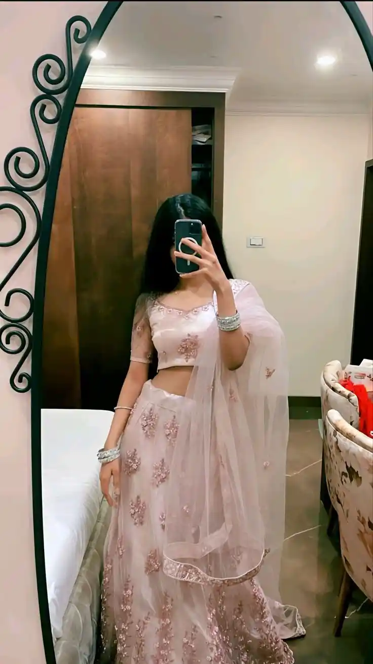 snapchat hide face girl pic