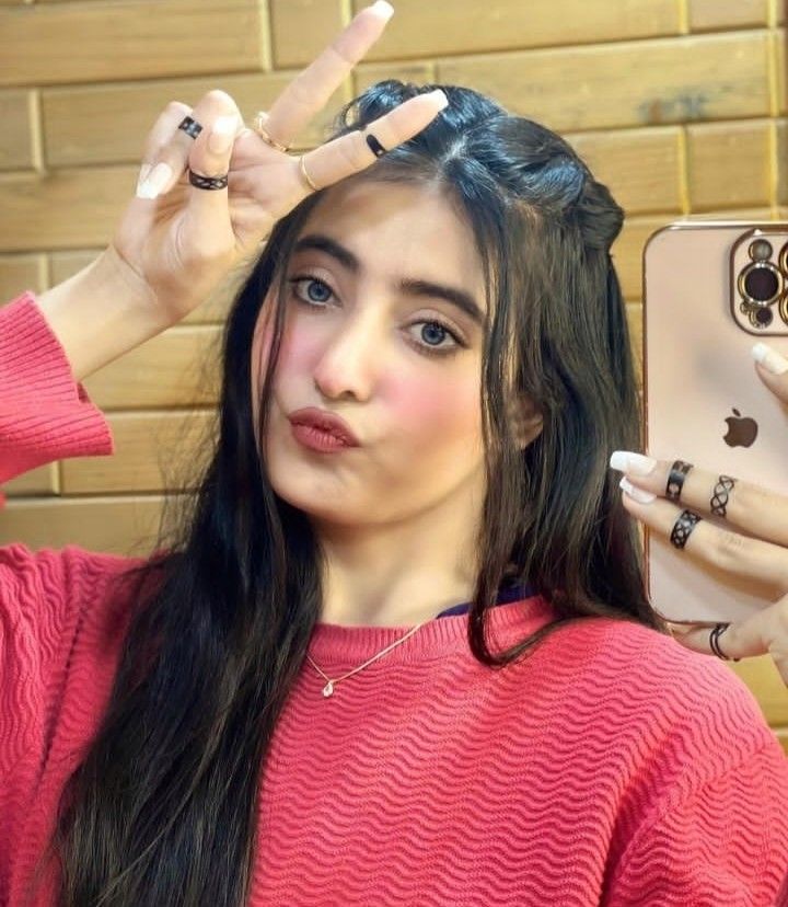 Attitude Instagram Dp For Girls