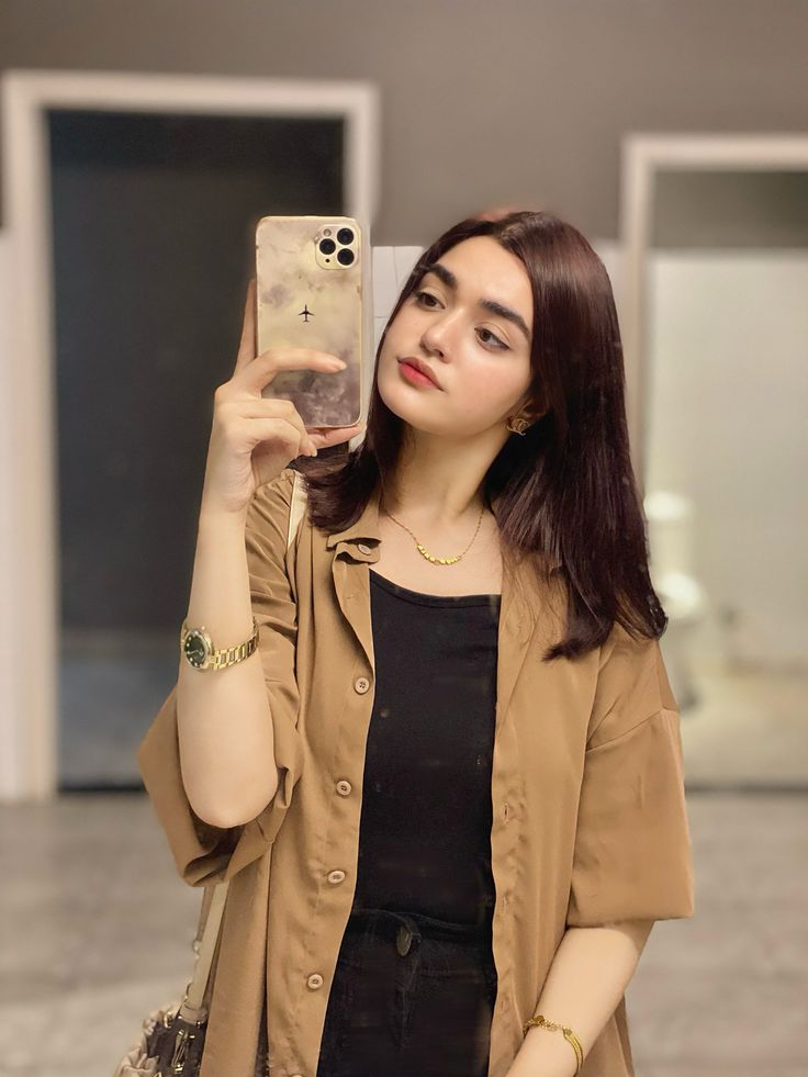 Cute Attitude Girl Profile Pictures