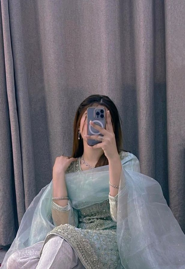 Hide Face Cute Girl Profile Pictures