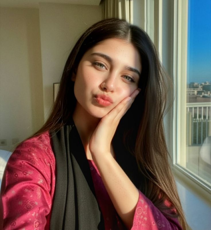 Sundar Ladki Ki Photos