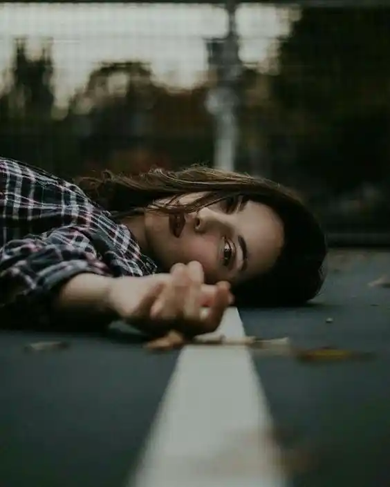 alone sad girl dp cartoon 1