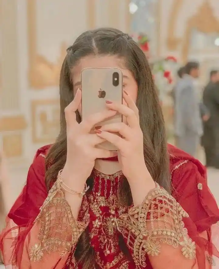 black mirror selfie dp girl 27