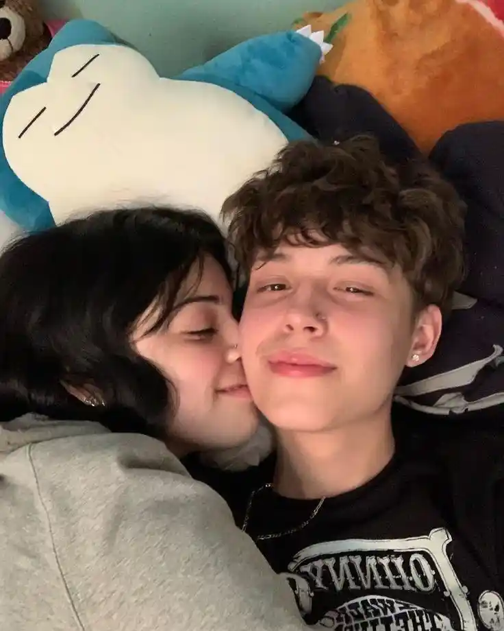 cool photos girl love dp