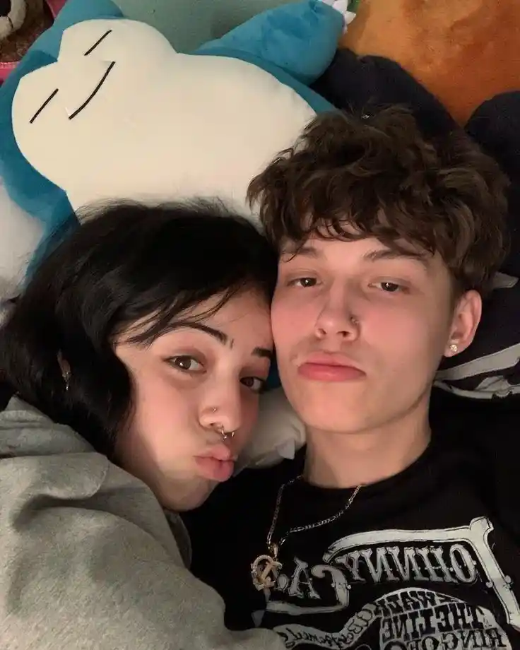 couple dp anime boy and girl for instagram