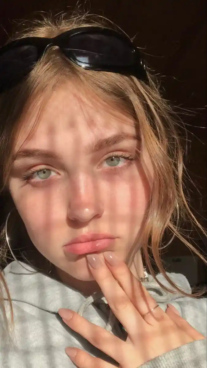 crying eyes dp girl download