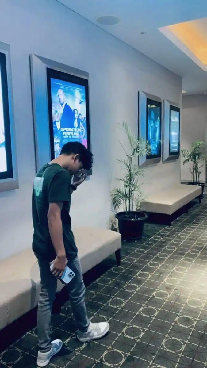 crying sad boy dp anime