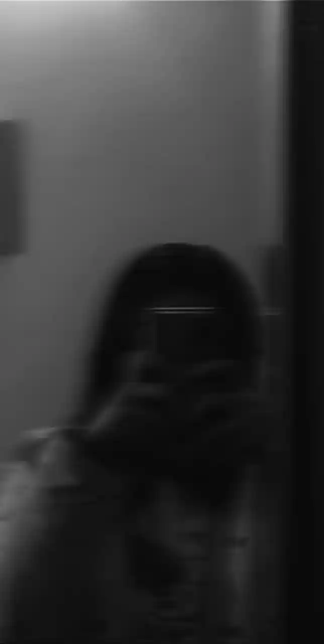 girl picture blur face