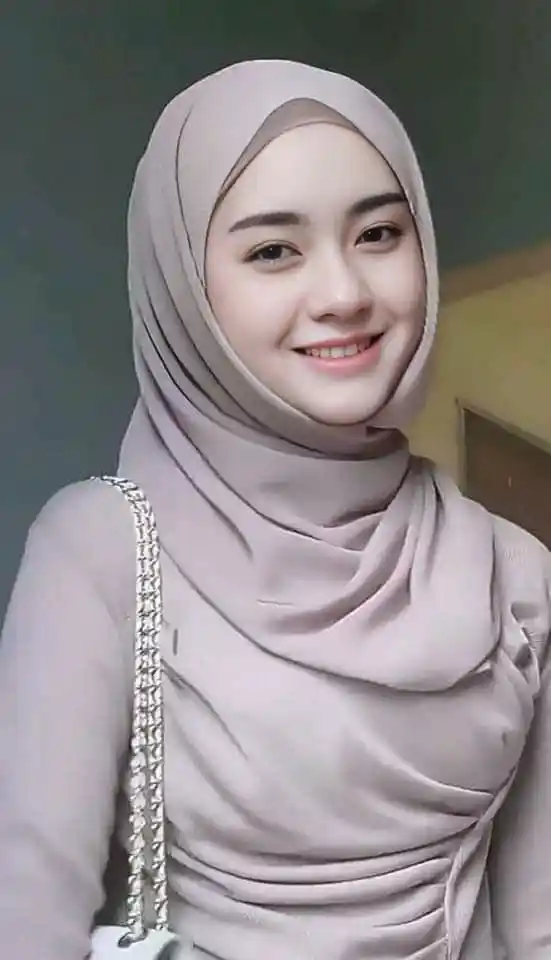 hijab girl dp alone 57