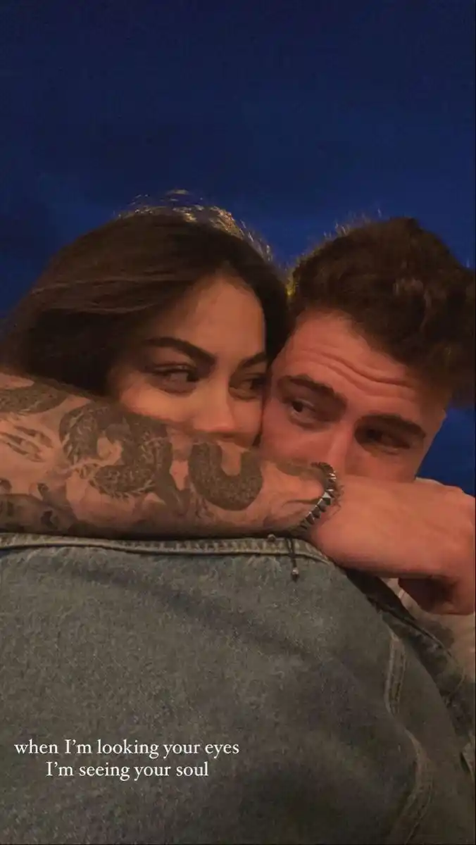 love dp couple whatsapp