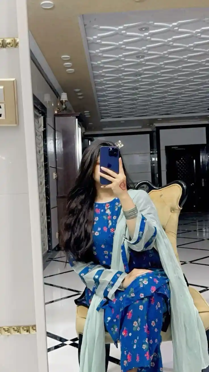 mirror selfie dp girl simple indian 58