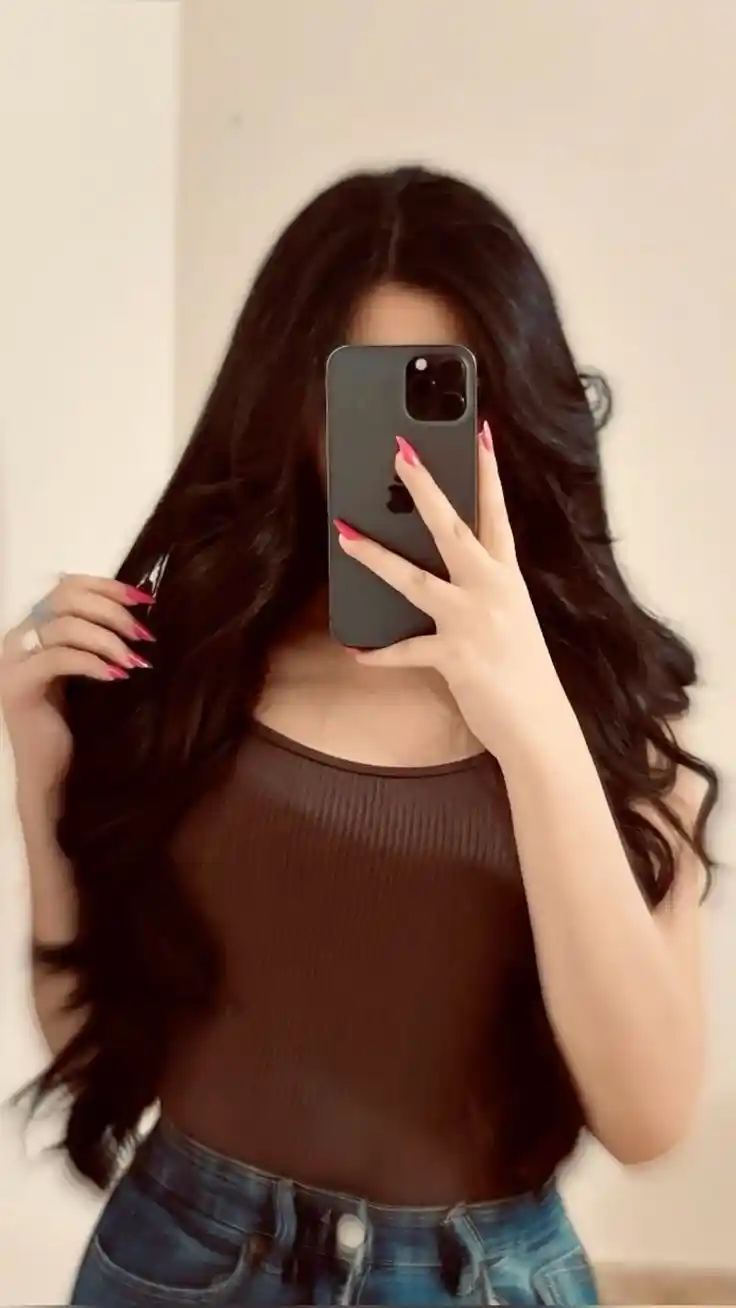 muslim girl mirror selfie dp 41