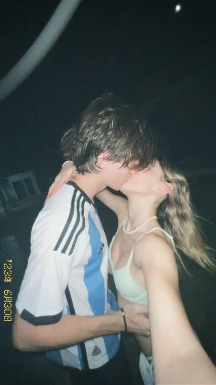 romantic love couple dp for instagram anime