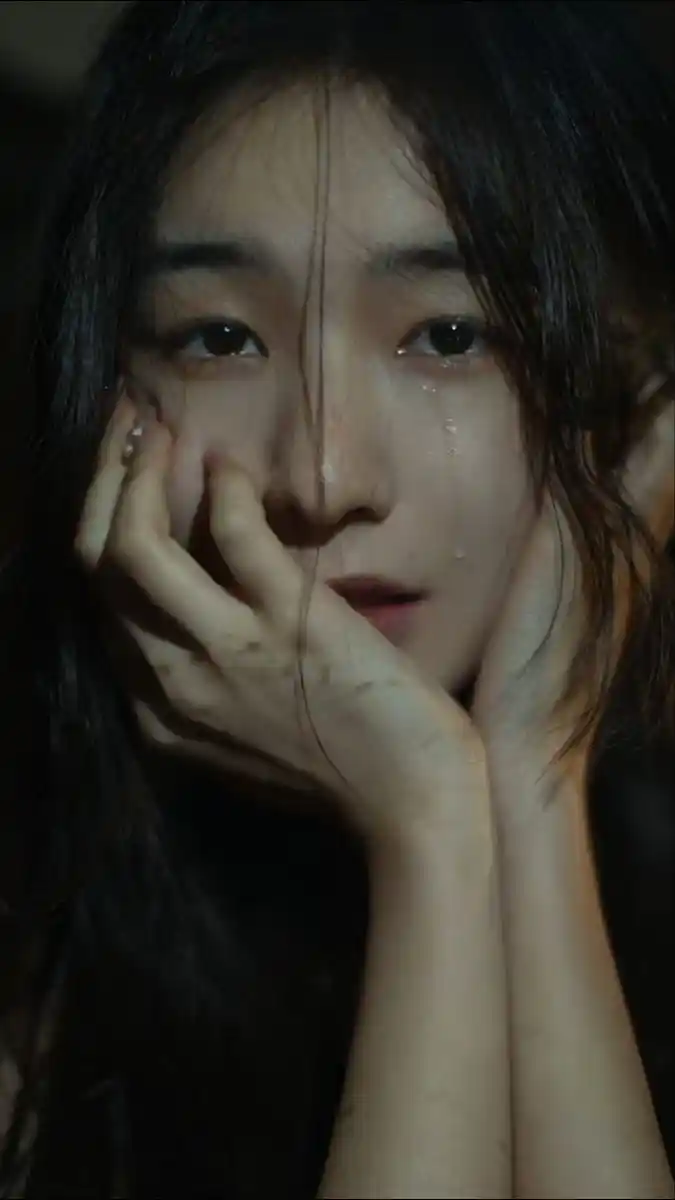 sad dp girl alone love in hindi