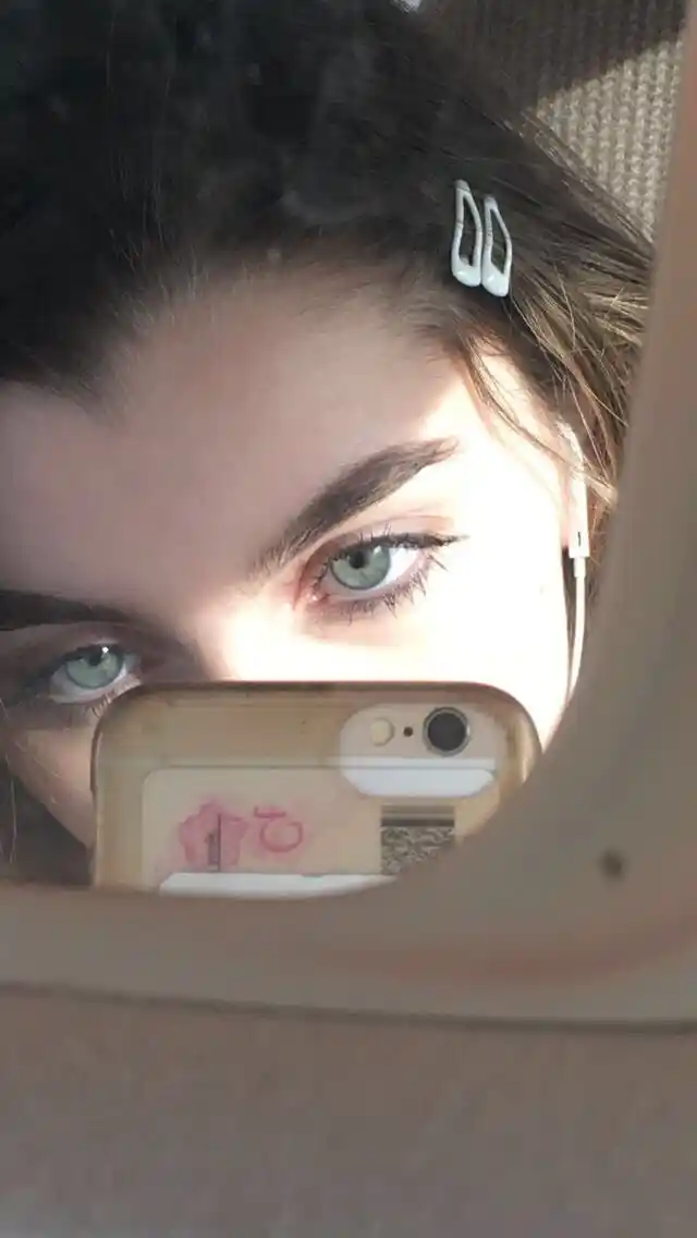 stylish eyes dp girl for instagram